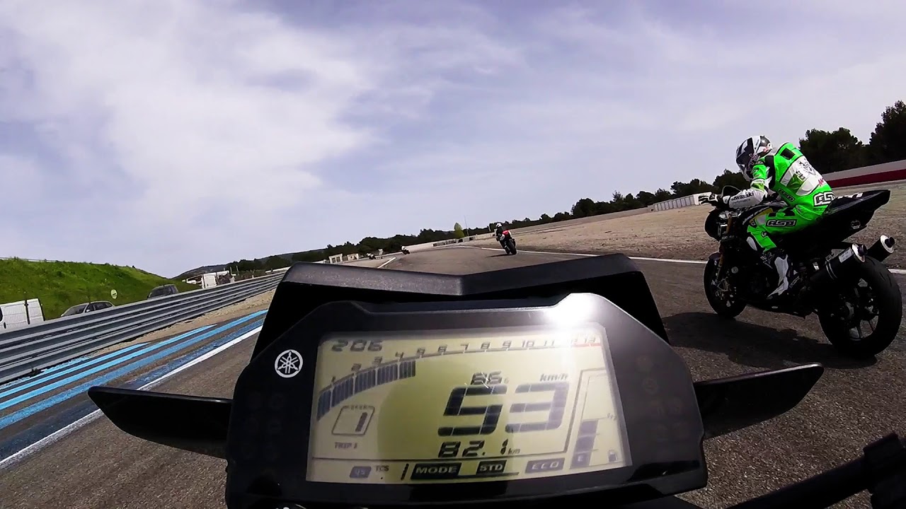 MT10 circuit driving center catégorie pilote et supermotard