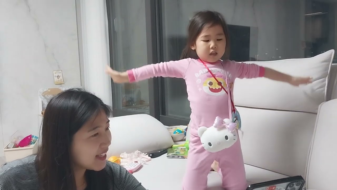 사랑하는 딸 하은이와 귀엽고 예쁜 손녀 하율이의 사도신경 율동