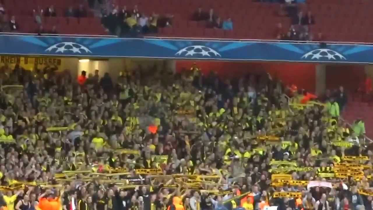 Impressive Dortmund Supporters @ Emirates Stadium, London 2013/10/19