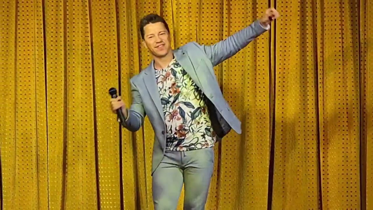 Yvan Verelli in de Kaasboerin tijdens de Dolle woensdagshow.