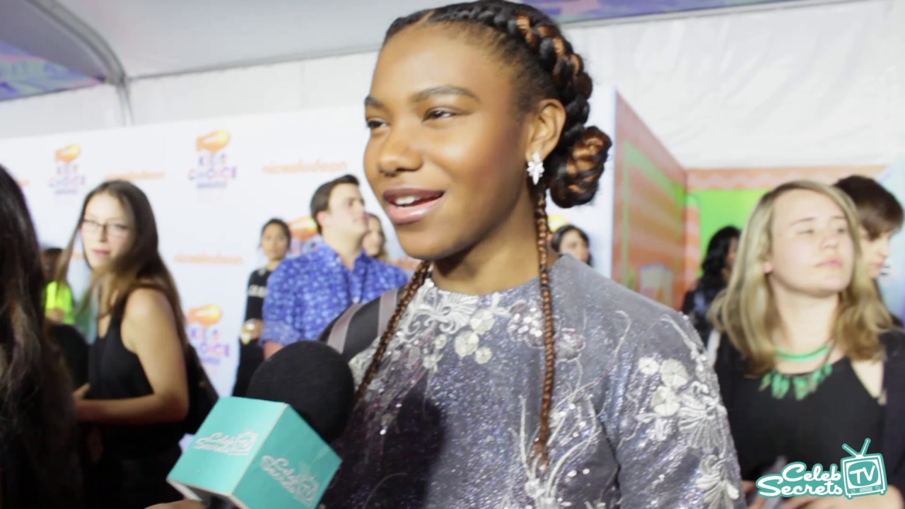 Reiya Downs Interview: 2017 Kids' Choice Awards | CELEB SECRETS