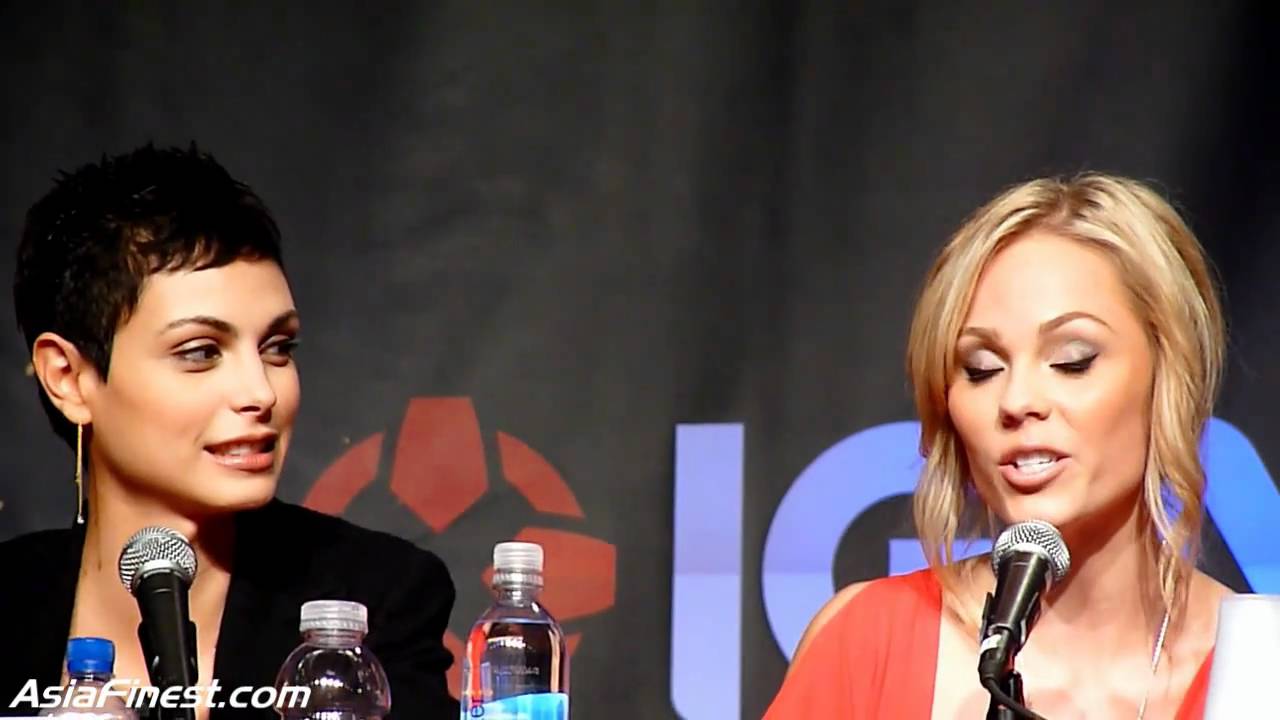 V TV Series Q&A with Morena Baccarin, Laura Vandervoort, and Jane Dadler at NY Comic Con