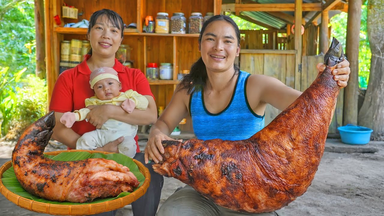 How to Cook Pig's Feet for My Family - Delicious Pork From The Farm - Forest Life | SURVIVAL ALONE