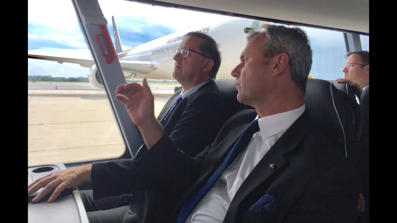 Norbert Hofer besucht Flughafen Wien