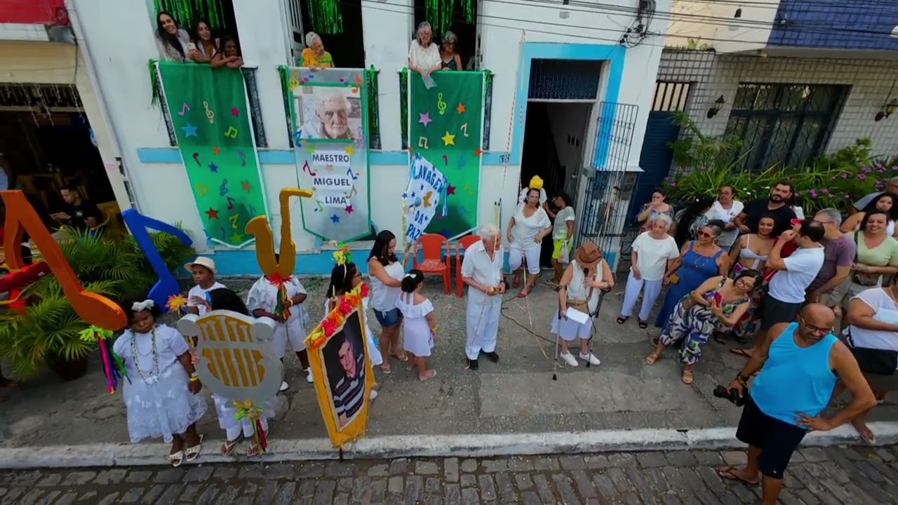 Lavagem de Vó Dida Homenageia Miguel Lima com a Lavagem da Paz