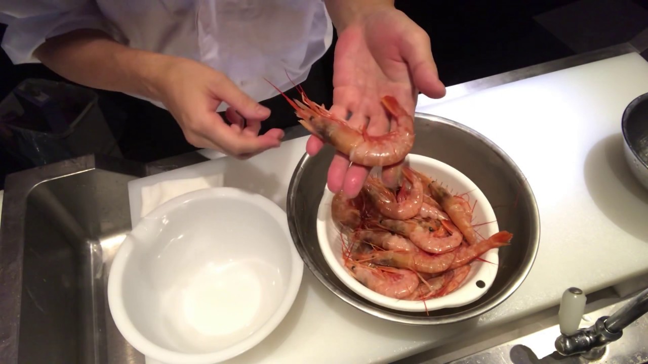【プロ直伝】 エビの下処理　お刺身赤エビの殻のむき方〜背わた取り　有頭エビ（頭つきエビ）