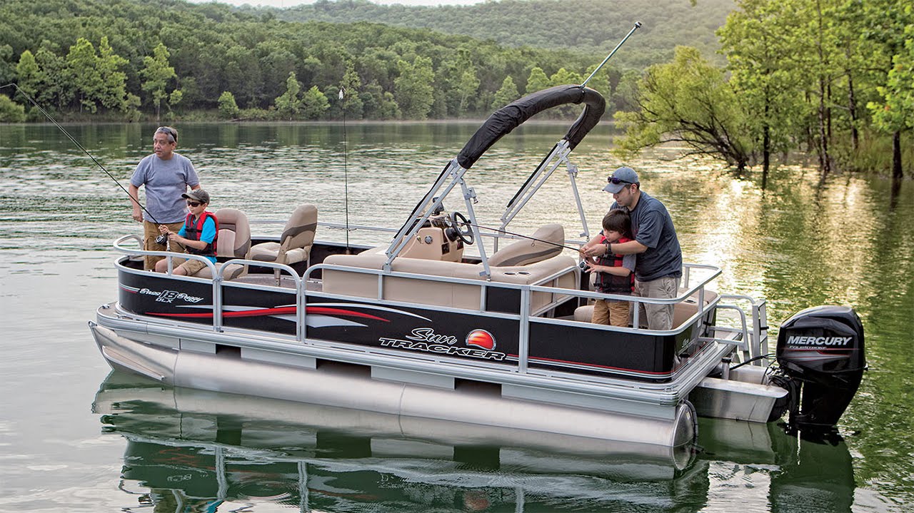 SUN TRACKER Boats: 2016 BASS BUGGY 18 DLX Fishing Pontoon Boat