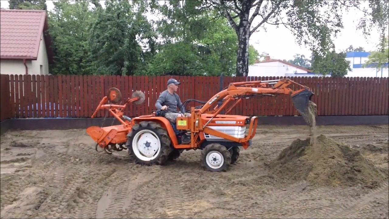 Traktorek Kubota B1600 z ładowaczem czołowym TUR
