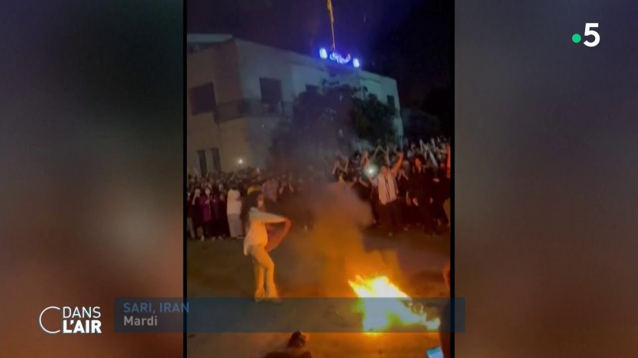 Iran : la révolte de la jeunesse après le décès de Mahsa Amini - Reportage #cdanslair 22.09.2022