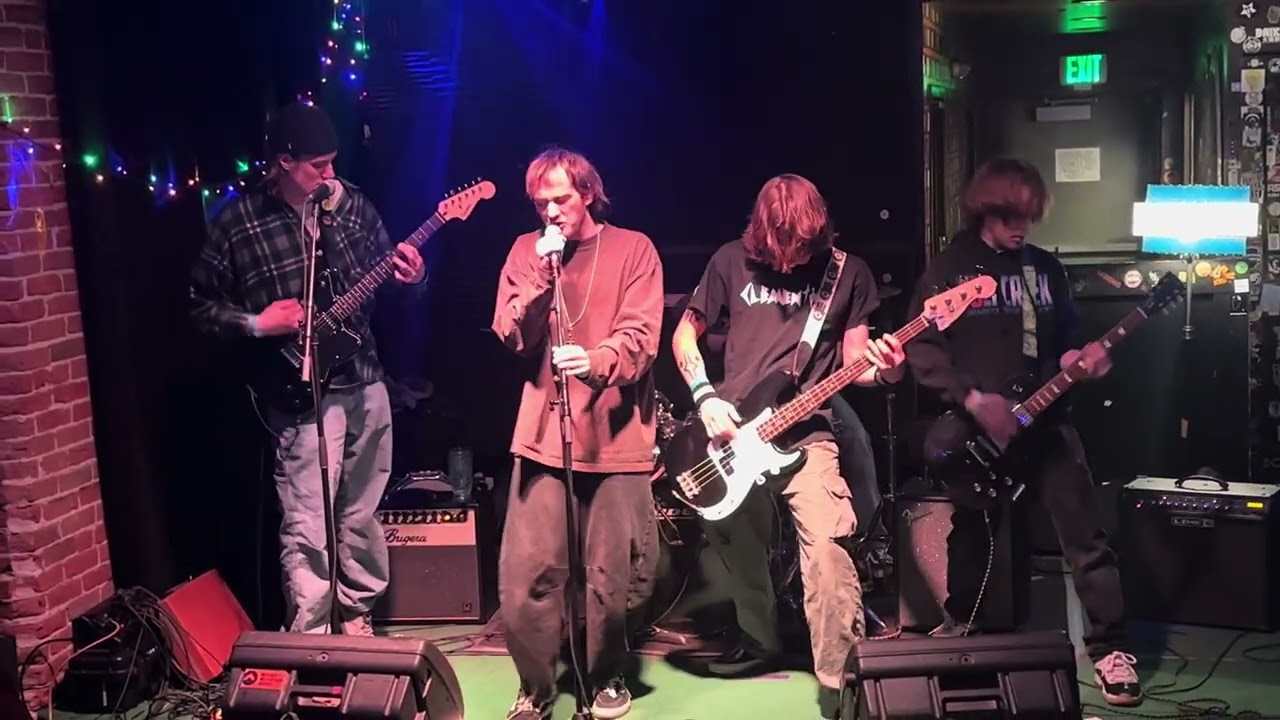 Backblunt - Back of the Car (live) @ Surfside 7