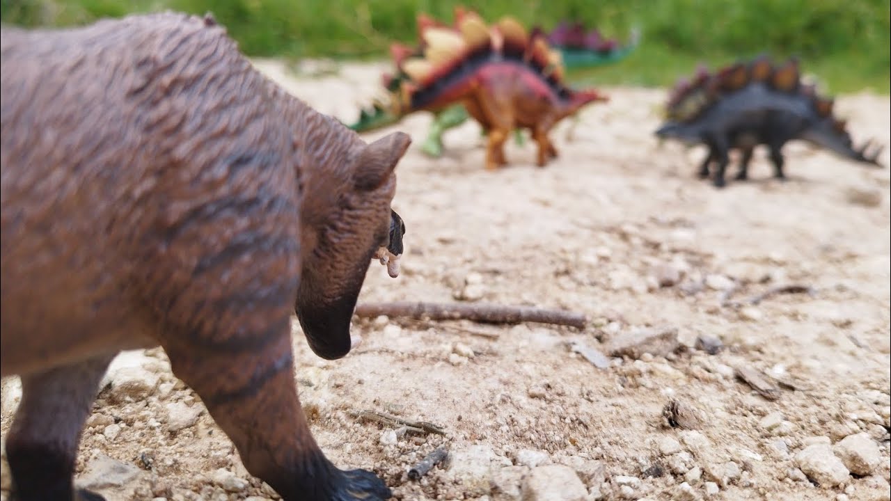 Life Of The Hyaenodon 53: Herd Of Plates & Picked The Weakest Member