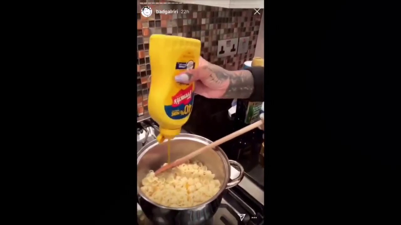 Rihanna shows off her Cooking Skills| Do her food look that good? b/c Meek Mill mouth is watering🤣