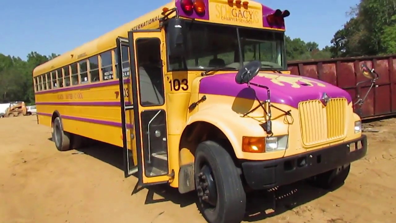 SCRAPPED SCHOOL BUS 2001 International