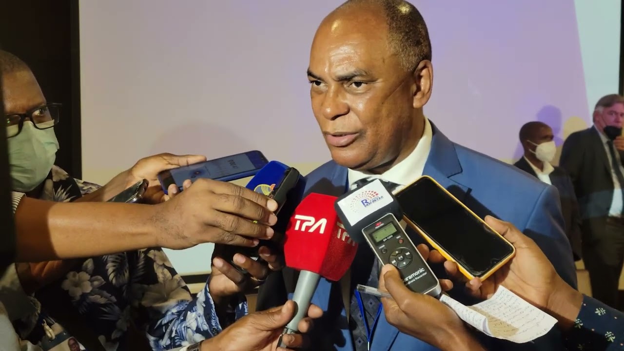 LUTO NACIONAL | Presidente da UNITA Homenageia Ex-presidente da República José Eduardo dos Santos
