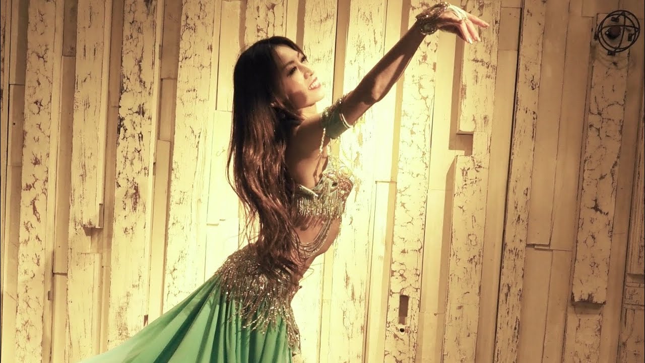 Baladi Nostalgia  dancer: Yesim
