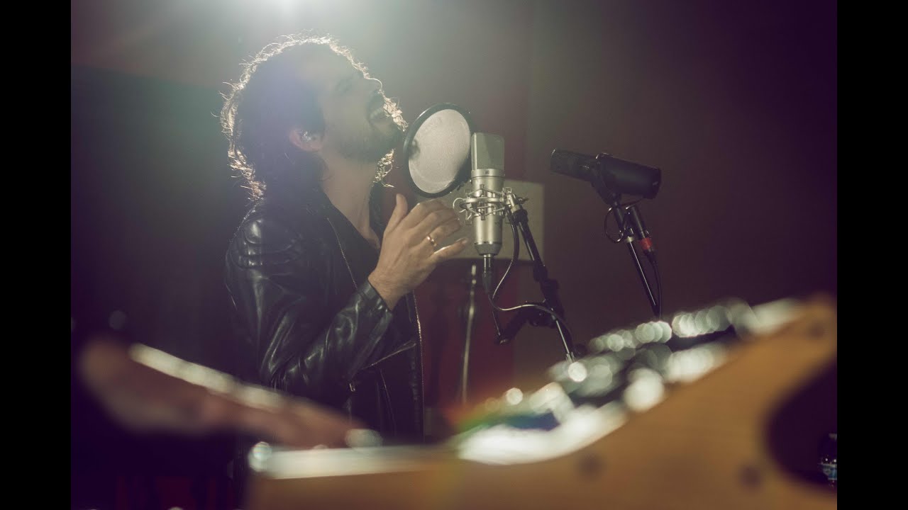 Sesiones Emerge | A Tu Nombre Mencionar - Antonio & Allison (Bethel Music)