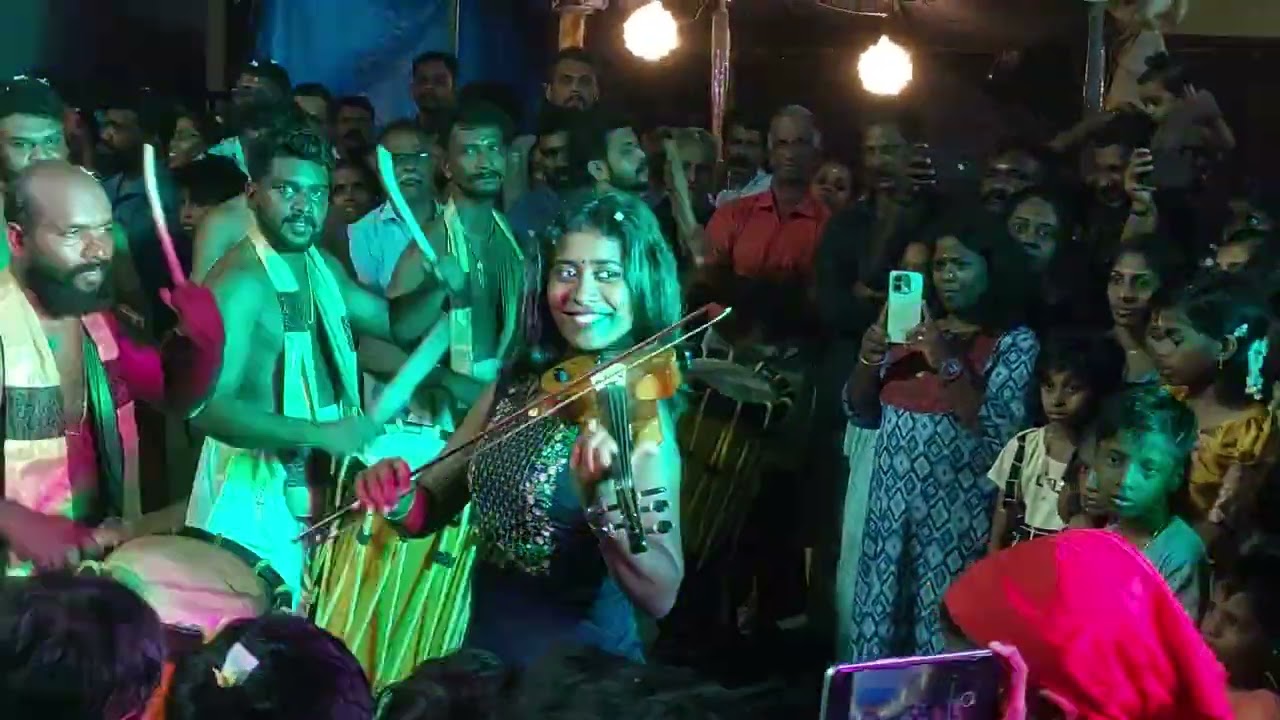 രാജീവ് ആലുങ്കലിൻ്റെ സാമവേദം മനോഹരമായി വയലിനിസ്റ്റ് ഗൗരി കൃഷ്ണ  ,ഒപ്പം ബ്രദേഴ്സ് ആര്യക്കര.