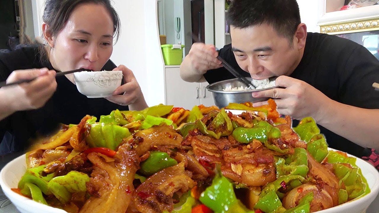 【超小厨】2斤五花肉50元，加上老爸牌盐菜，做地道回锅肉，一锅米饭还不够！