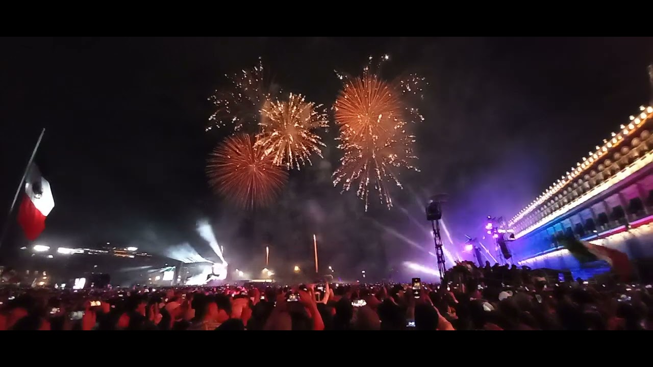 Pirotecnia del 15 de Septiembre en el zocalo de la CDMX. 15/09/2023. precidente dando el grito