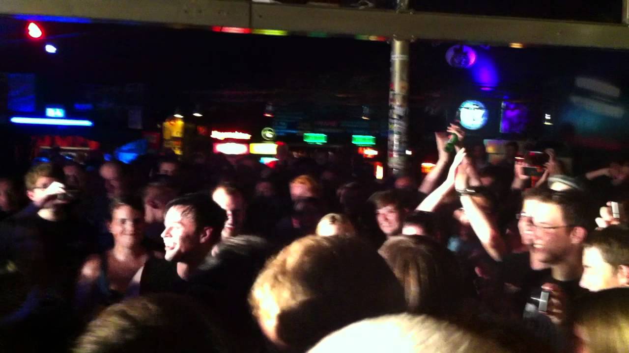 4LYN - Pearls & Beauty - Live in Köln 16.09.2011 - Mädchen kennt das Lied nicht :D
