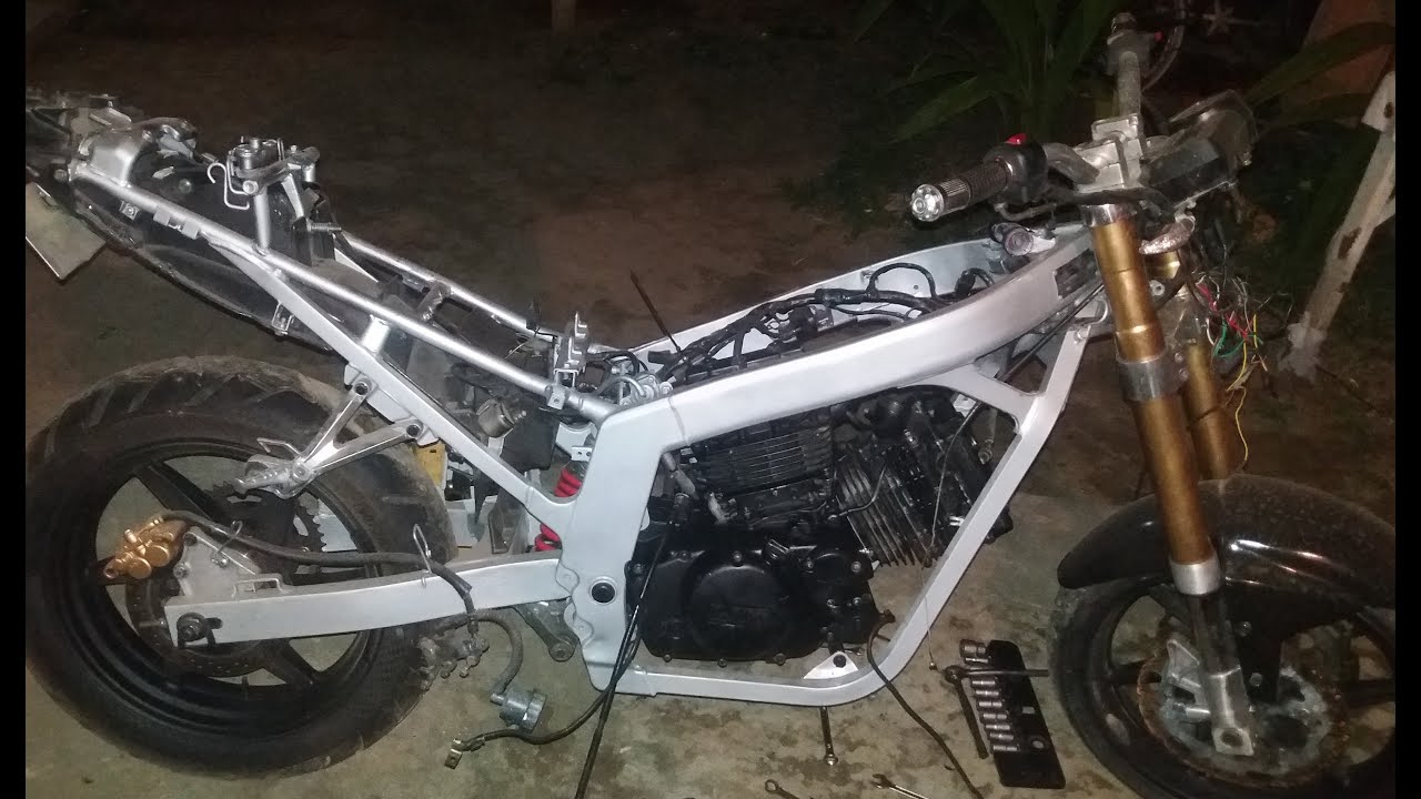 como reparar motor en v hyosung o um kasinski 250 4 tiempos desarme parte 1 cilindro delantero