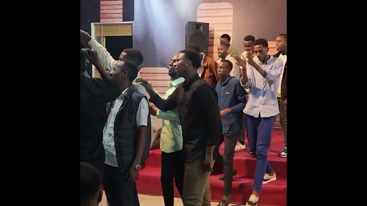 Umoja ministries izamuye amateraniro mundirimbo 