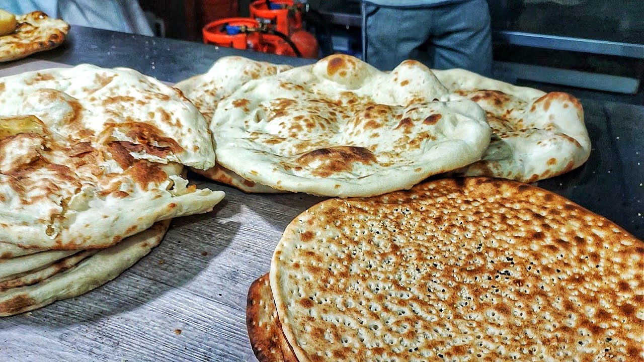 A Bread Everyone Loves In Saudi Arabia | Tamees, Tameez Bread Recipe | Street Food Saudi Arabia