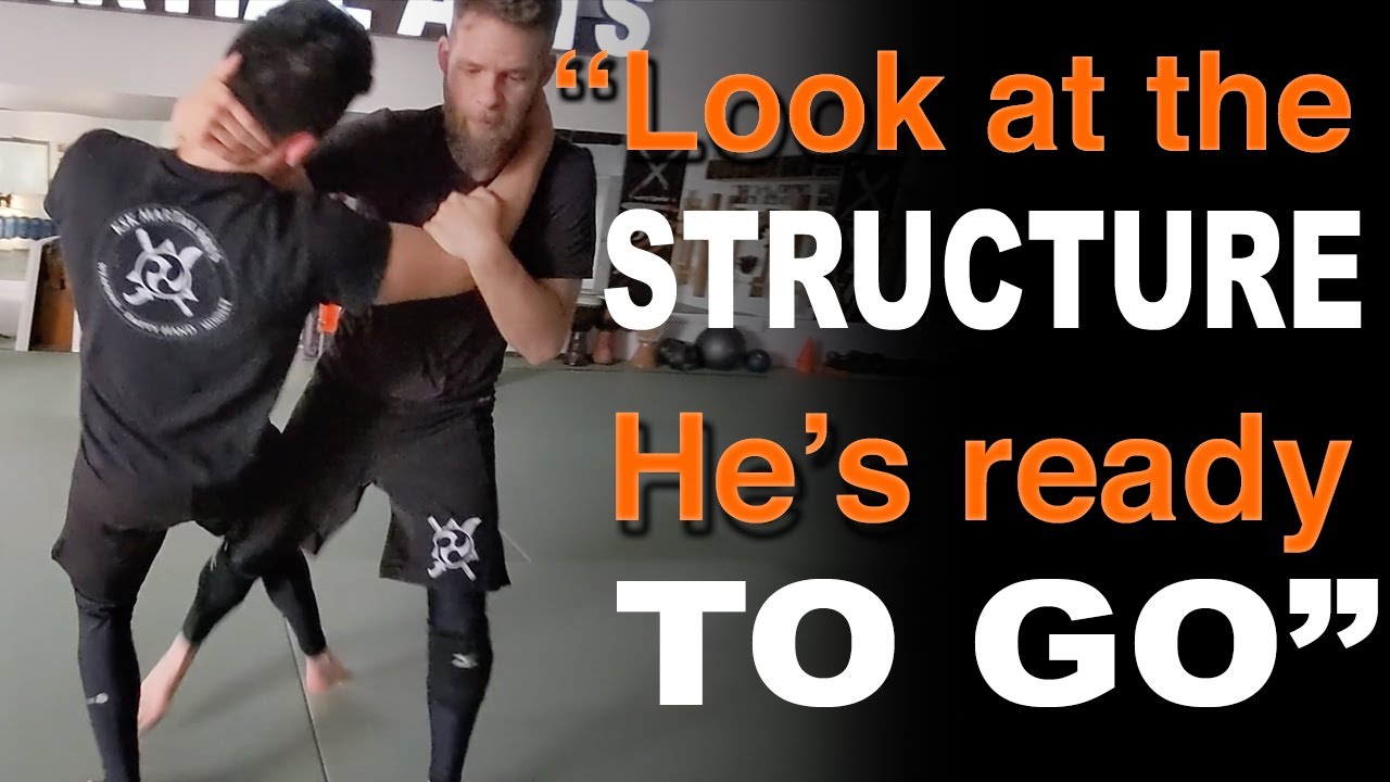 JKD: Foot Sweeps Form Knee Strike Counter