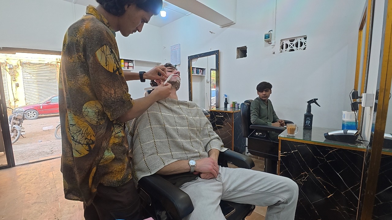 I went to PAKISTAN for a CLEAN shave! ᴘᴋ