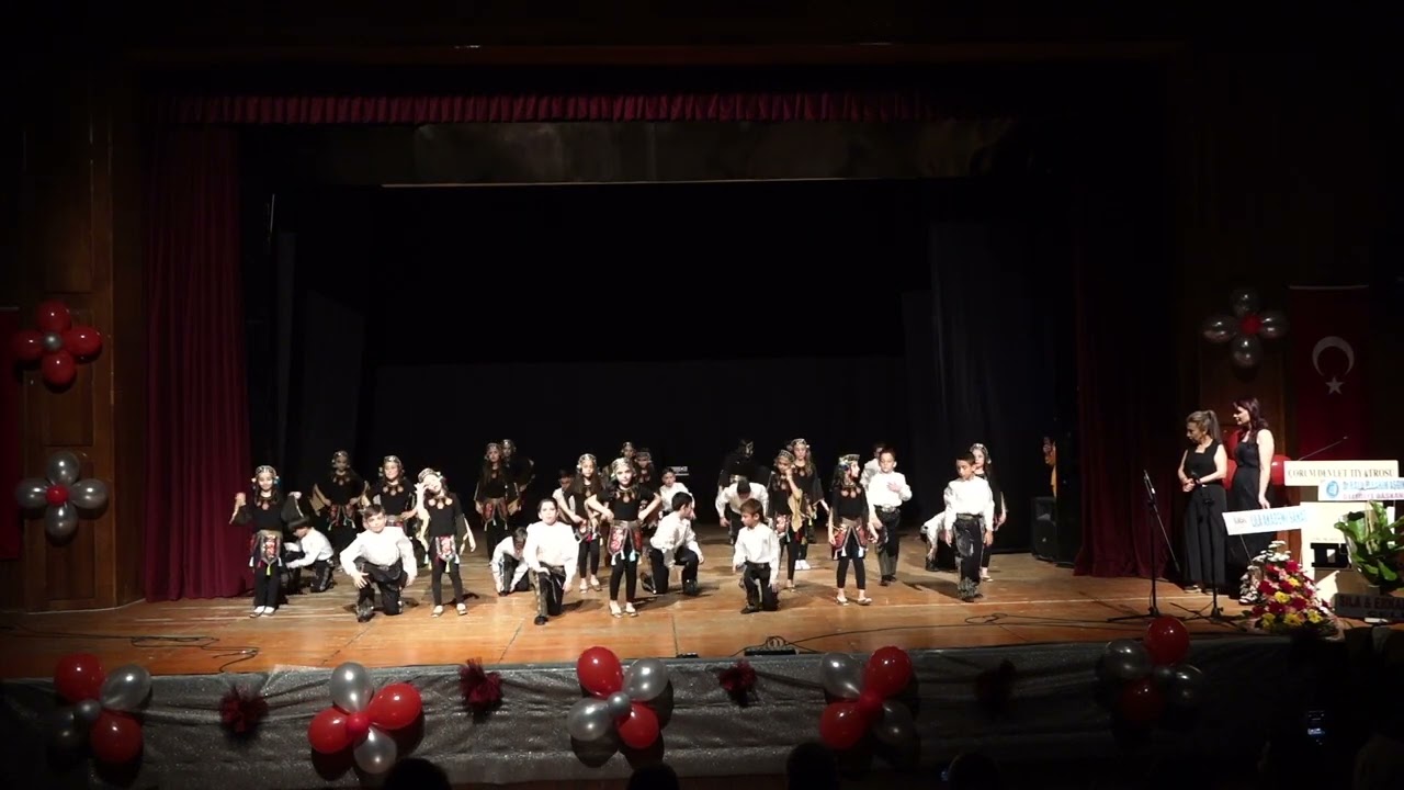 23 Nisan Muhteşem Minikler Anadolu Ateşi Dans Gösterisi(farklı veresiyon)