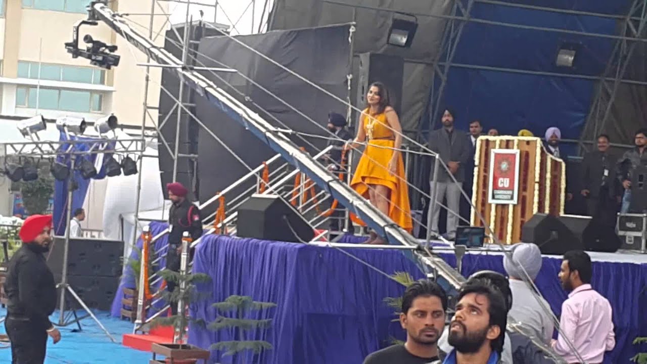 SHRUTI PATHAK CU FEST 2015 HD VIDEO