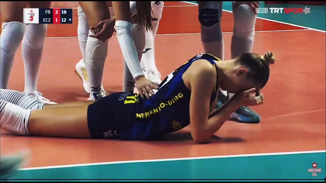 Hande Baladın&rsquo;ın smacı Arina&rsquo;nın Y&uuml;z&uuml;ne &Ccedil;arpıyor! 😱