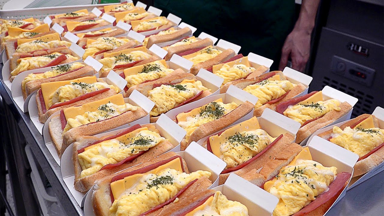 Full of Eggs! Only $1 Egg Toast, $1.5 Ham Cheese Toast / 계란듬뿍 토스트 - Korean street food