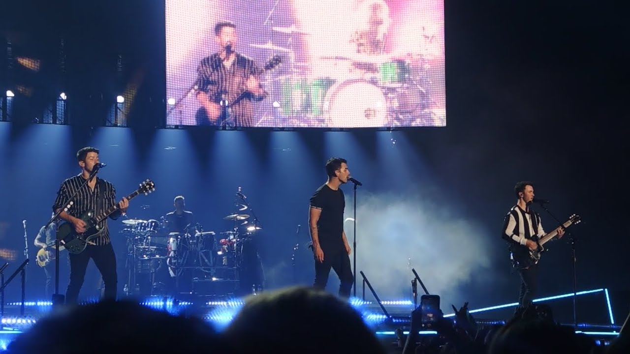 Jonas Brothers Throwback Songs (Live in Denver)