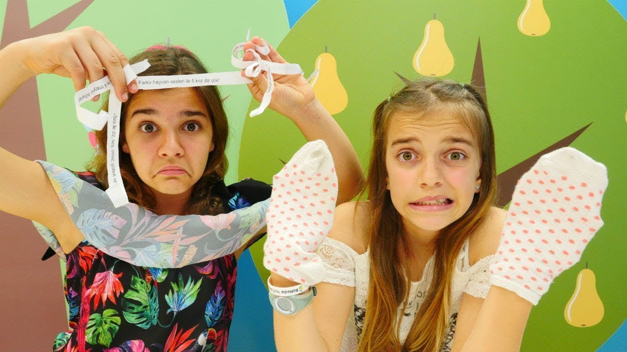 Sema ve Ayça ile en eğlenceli challenge. Komik türkçe challenge  için.