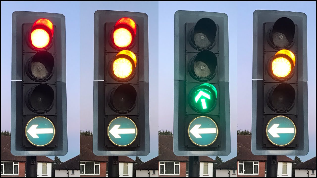 Redbridge: Broadmead Road A1009 J/O St Barnabas Road, PEEK Helios CLS Traffic Lights