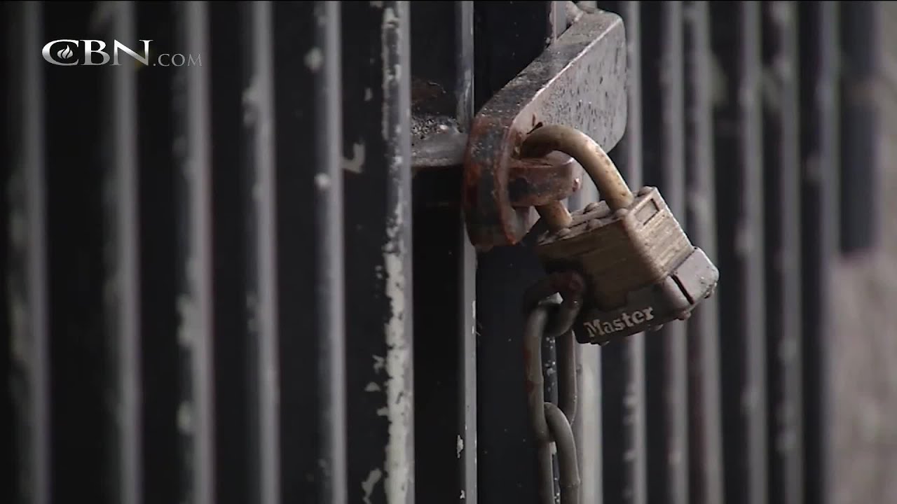 Children Suffering 'Emotionally and Academically': Parents Sound the Alarm on School Closures