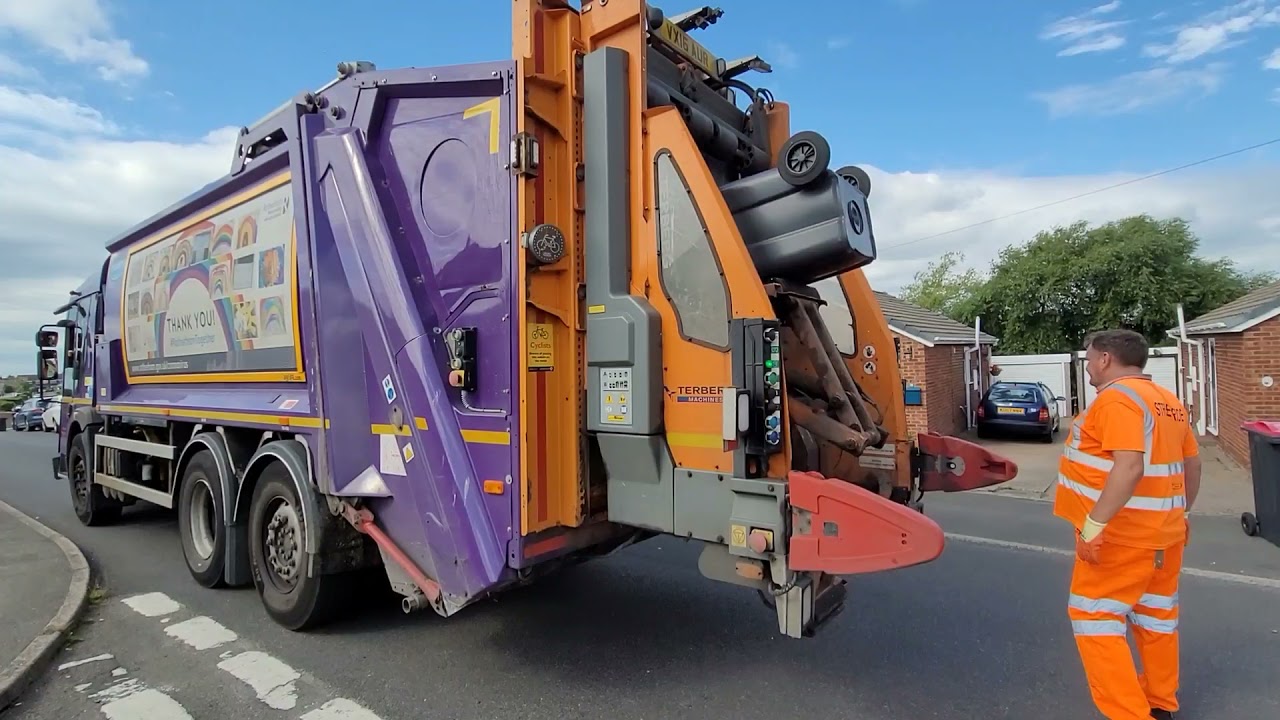 Dennis Elite 6 Bin lorry on General Waste, AUR