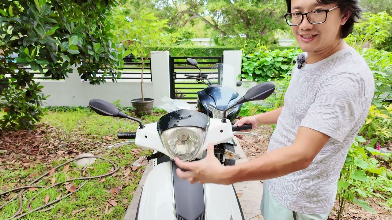 How To Replace Piaggio Fly/Liberty 50/125/150 Headlight Unit