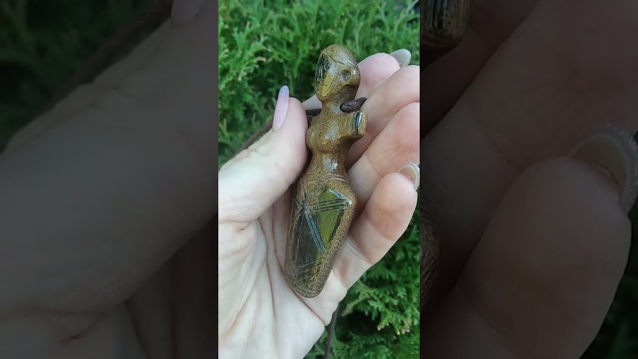 Unique hand carved Venus Cucuteni amulet.  Neolithic Goddess Great Mother pendant, fertility goddess