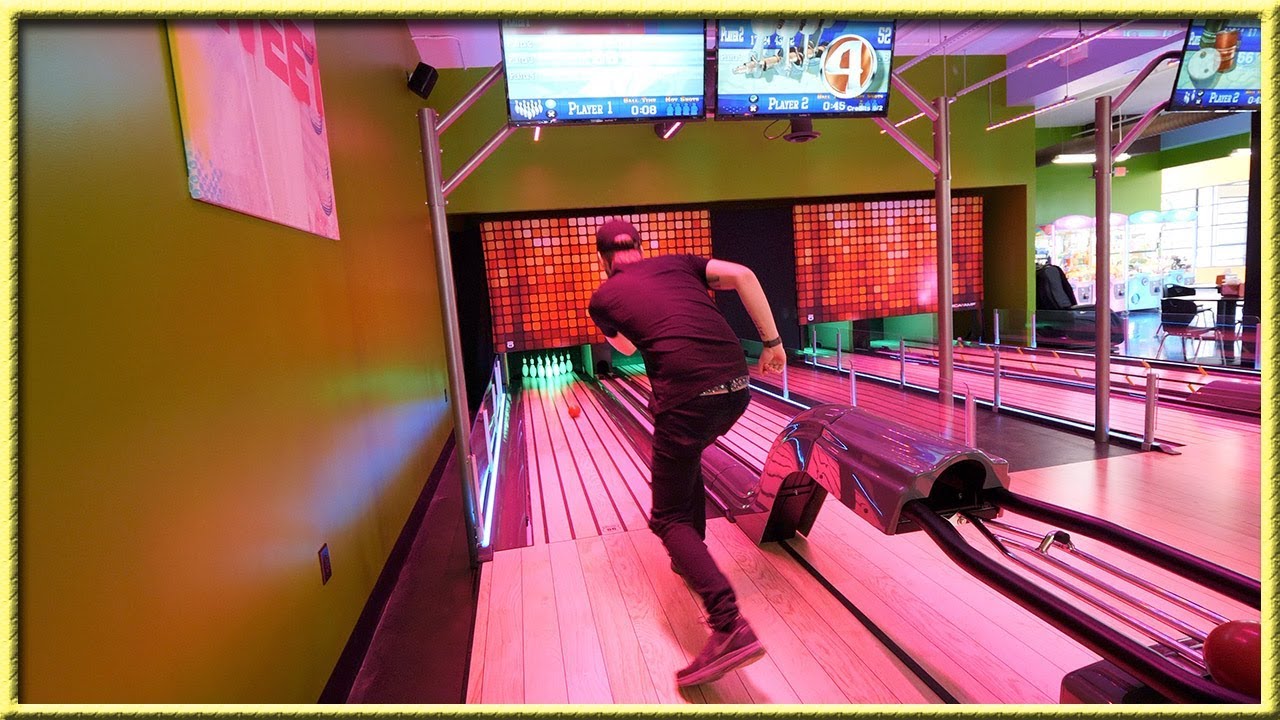 THE ULTIMATE MINI BOWLING COMPETITION! | Brooks Holt
