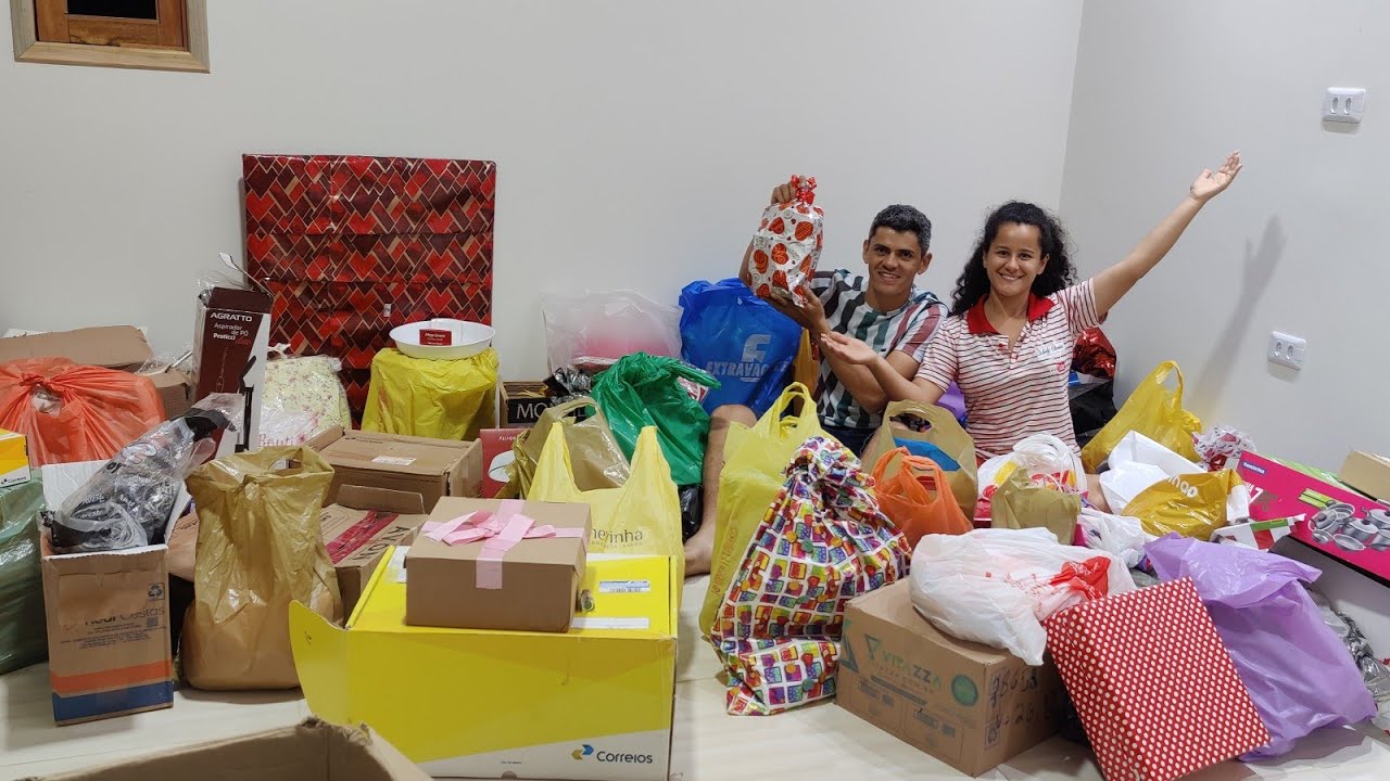 ABRIMOS OS PRESENTES DO CASAMENTO e Ficamos Surpreendidos