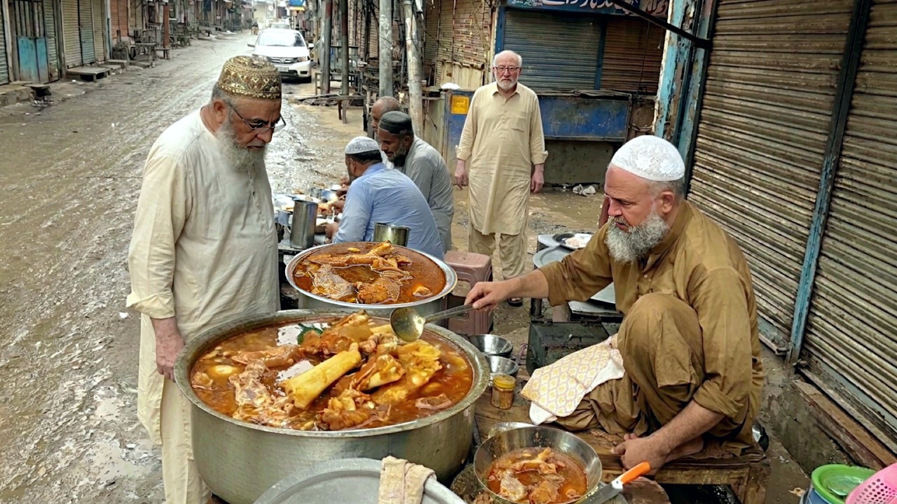 50 YEARS Old Breakfast 😱 PAKISTANI Best Street Food MUTTON Paye | PAYA | PAKISTAN STREET FOOD LAHORE