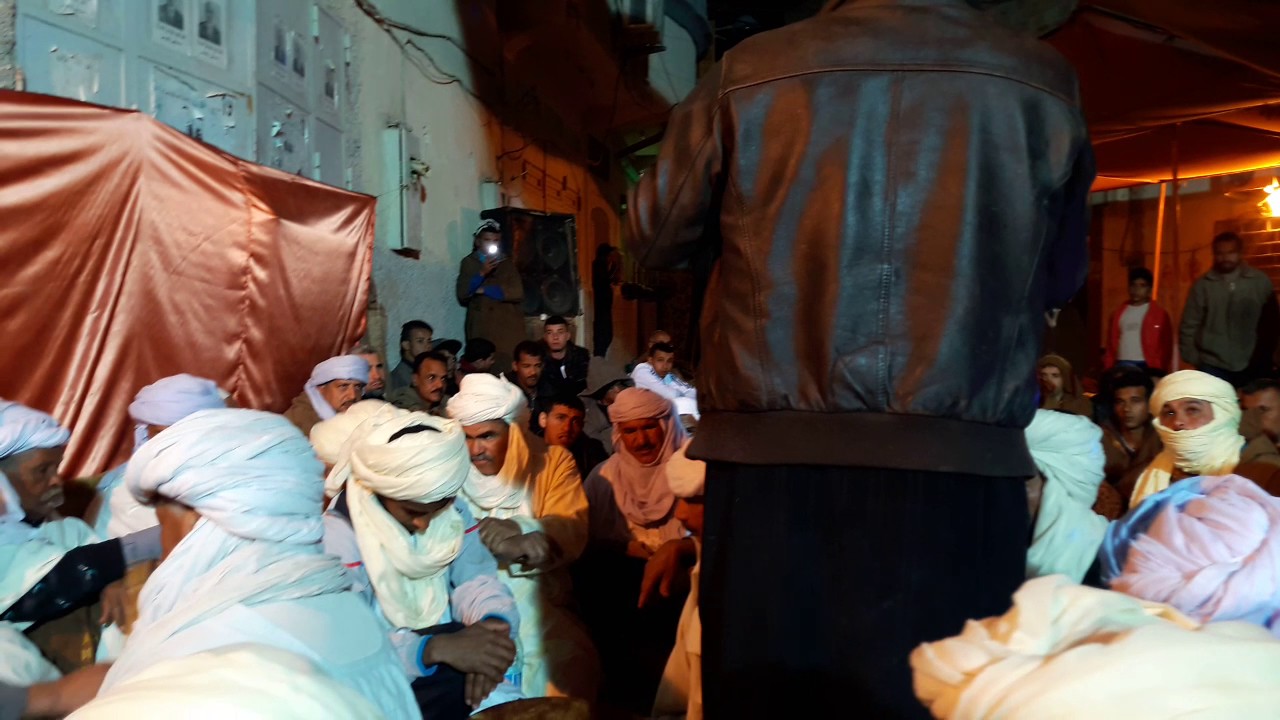 الشاعر : الطيب حماني