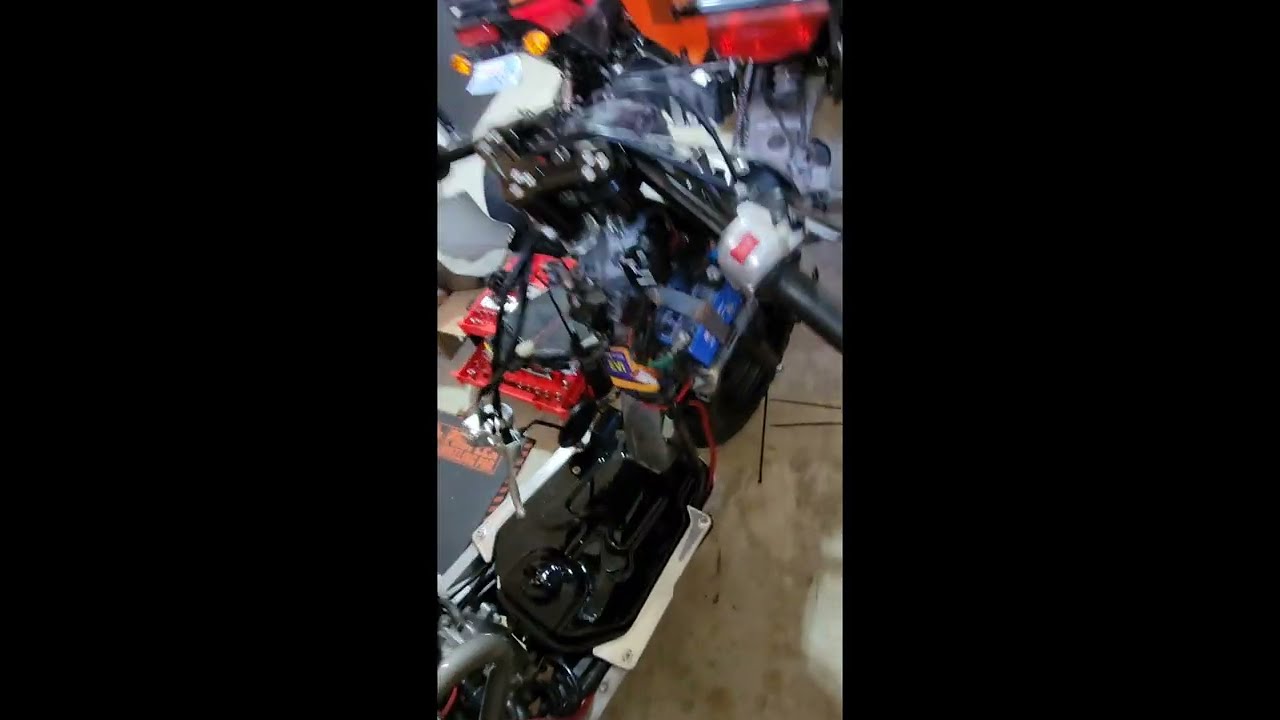 How To: Install aftermarket handlebars Honda Ruckus #ruckus #howto #scooter