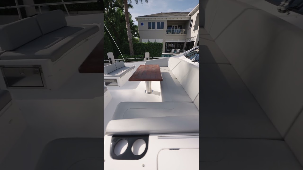 Продается яхта Sunseeker 76 2026 года выпуска в Форт-Лодердейле, Флорида.