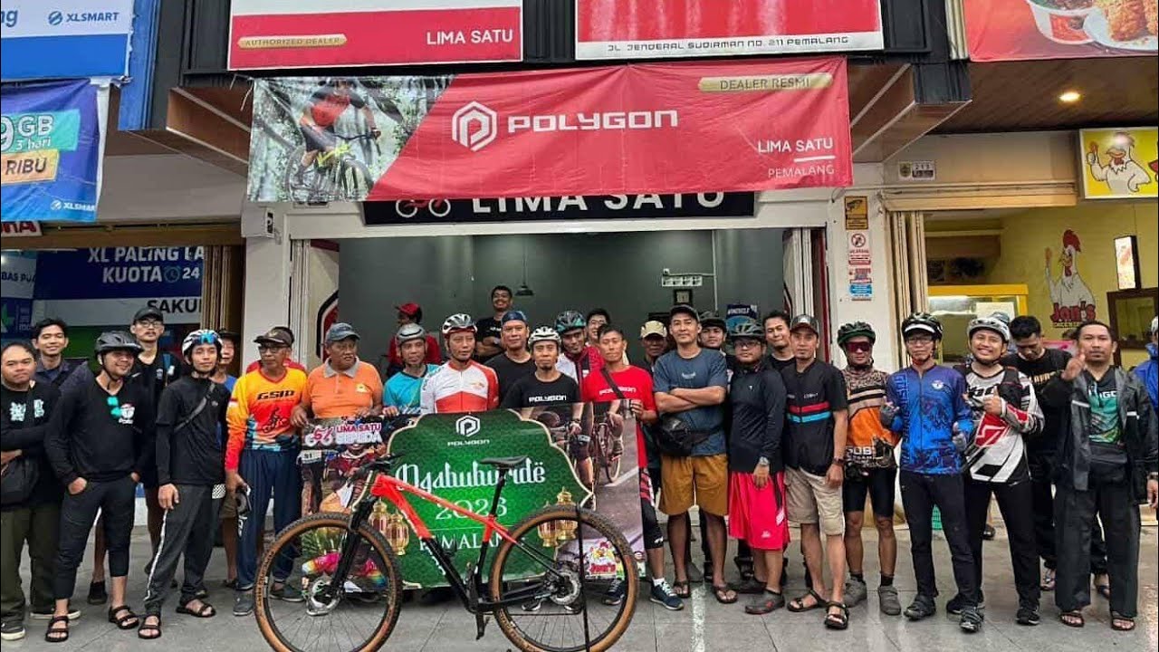 Ngebuburit Bareng Toko Sepeda 51 ‼️ Bagi-Bagi Takjil ‼️ Gowes sembari Hujan-Hujanan 
