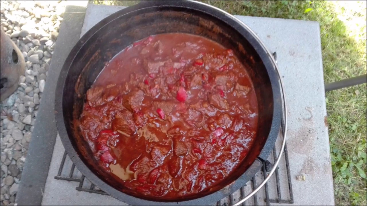 Gulasz z kociołka myśliwskiego / dutch oven goulash