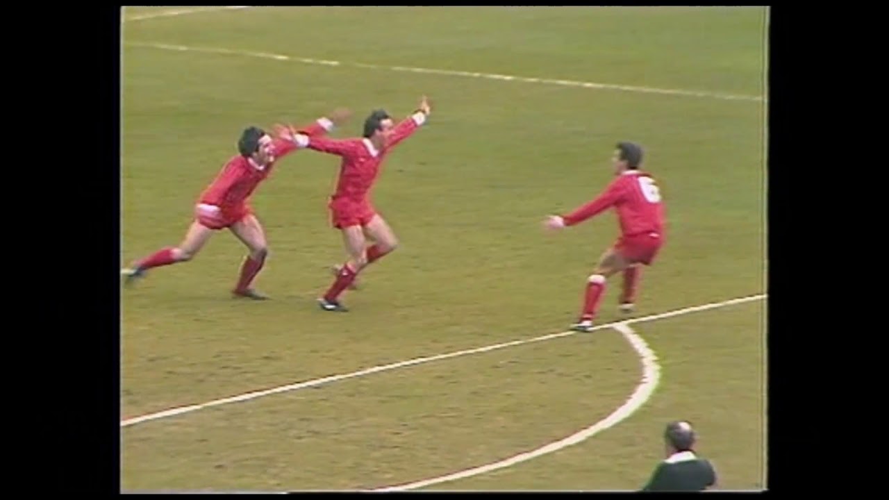 1987 Irish Cup Semi Final: Larne 2-1 Coleraine