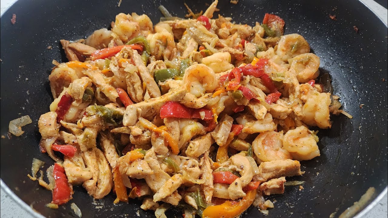 FAJITAS DE CAMARON CON POLLO - COCINANDO AL SAZON DE MARIA